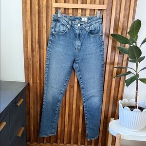 AG Adriano Goldschmied Paneled Isabelle High Rise Straight Crop Jeans. 26X26
